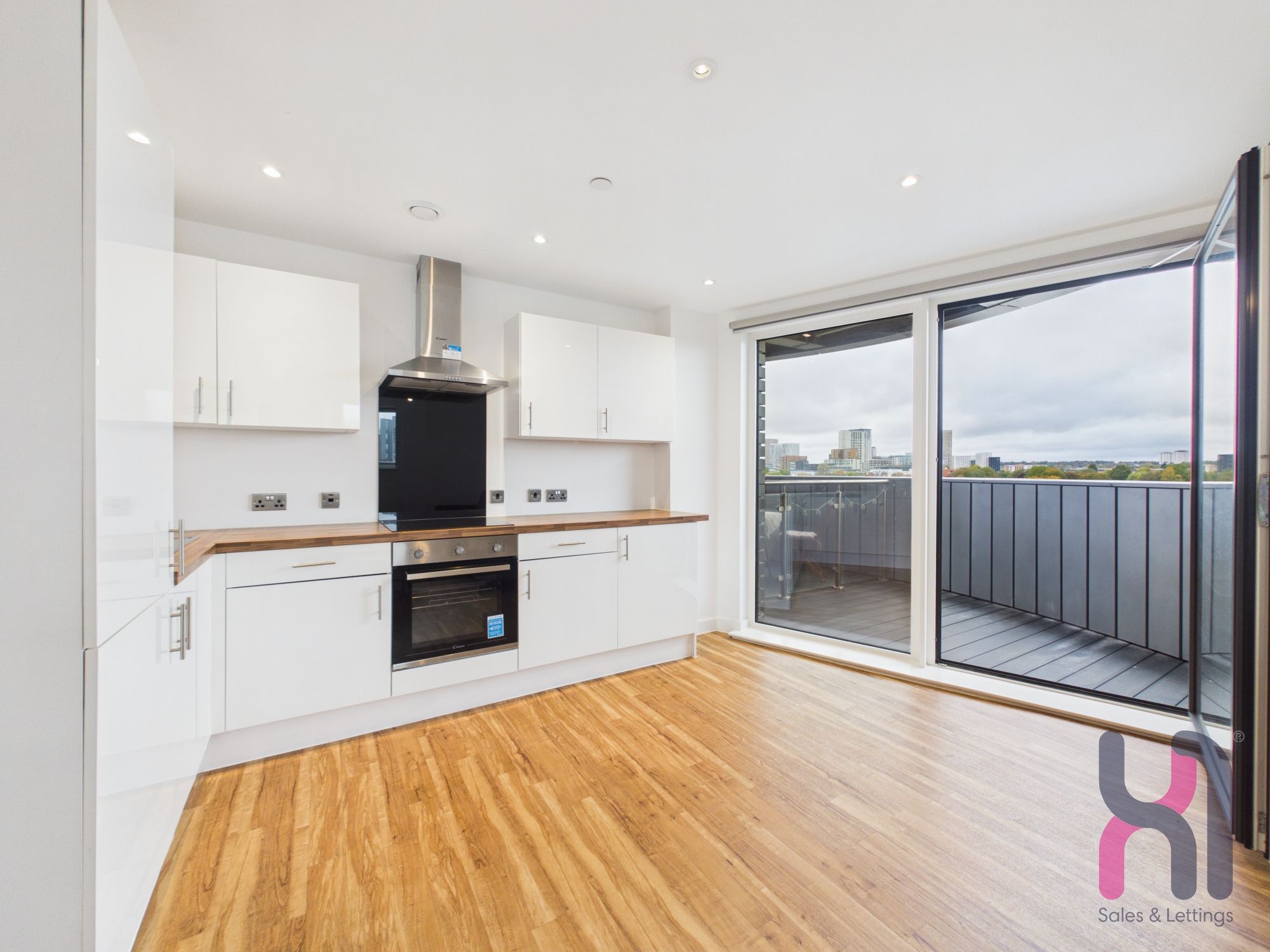 Flat Pomona Strand in Trafford