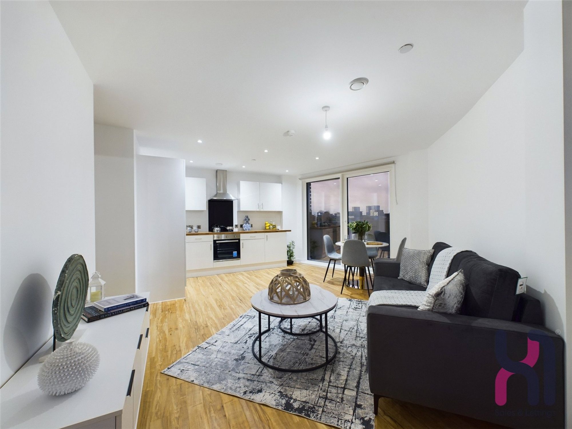 Flat Pomona Strand in Trafford