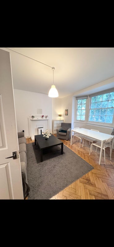 Room Moodkee Street in Greater London