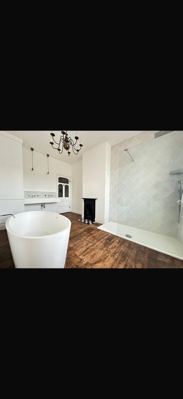 Room Manor Road in Chelmsford