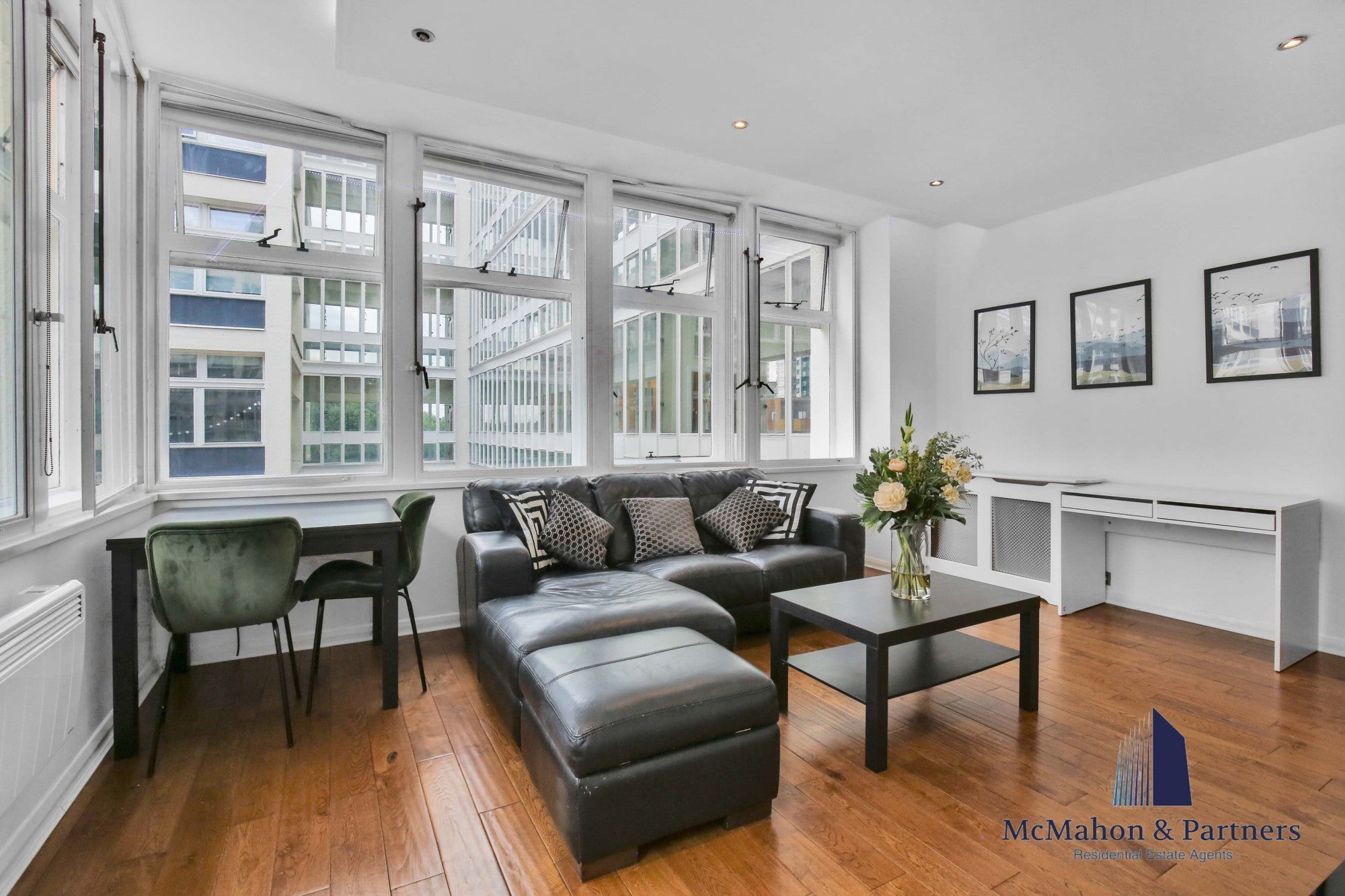 Flat Newington Causeway in London