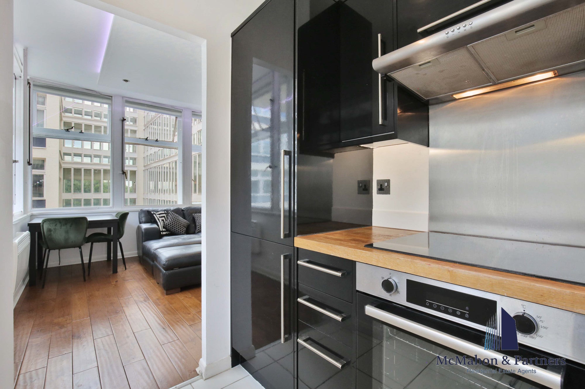 Flat Newington Causeway in London