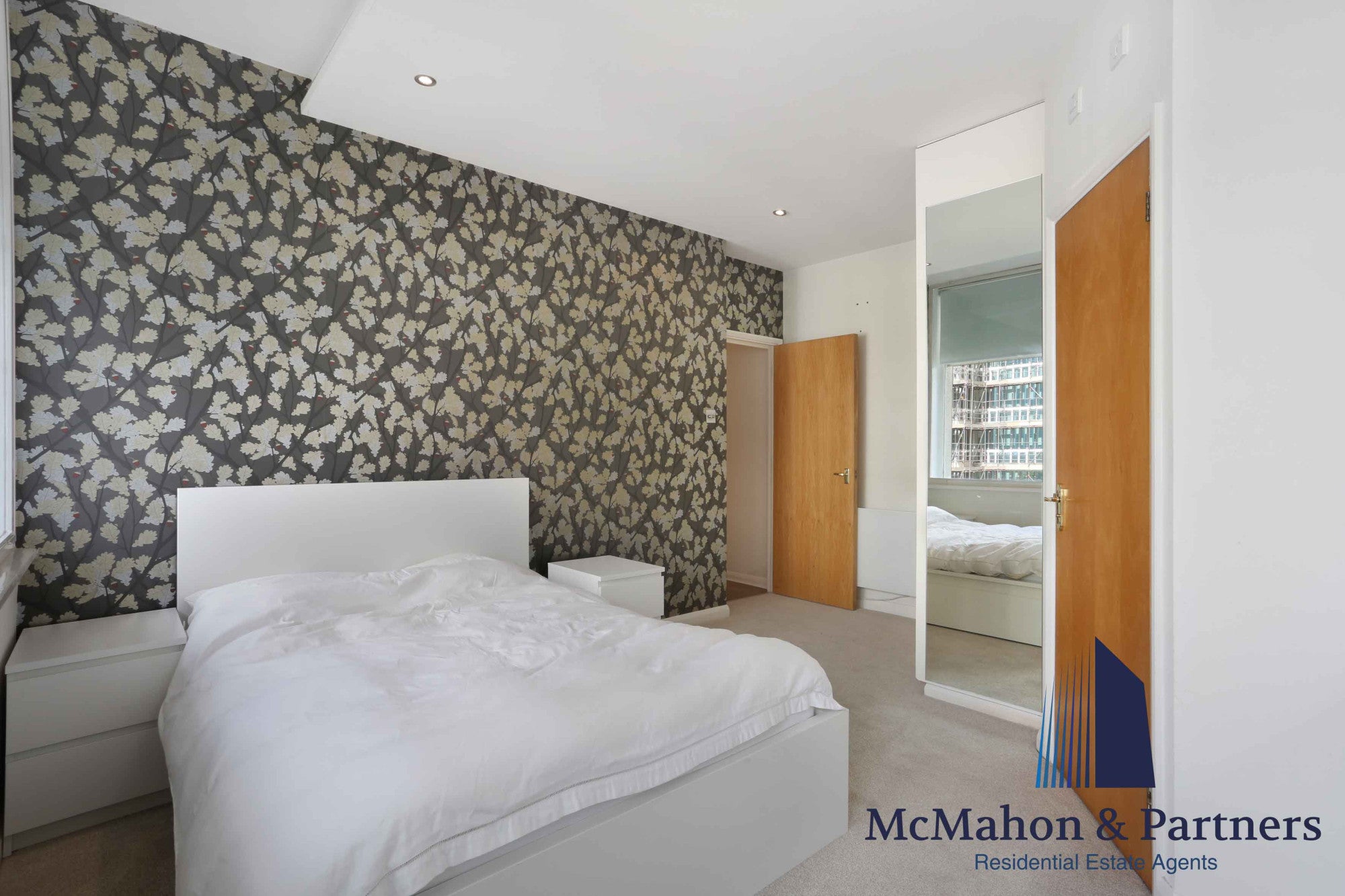 Flat Newington Causeway in London
