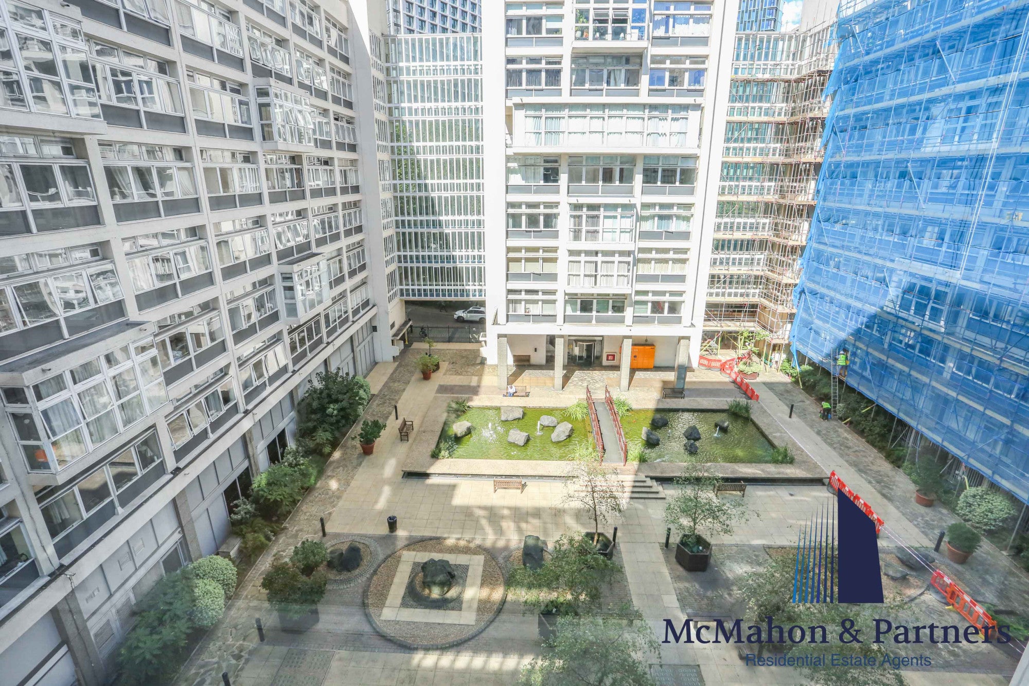 Flat Newington Causeway in London