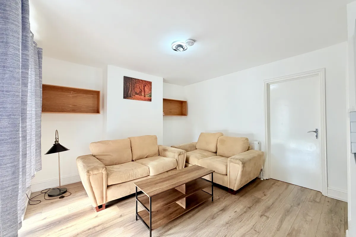 Flat Melton Road North in Wellingborough