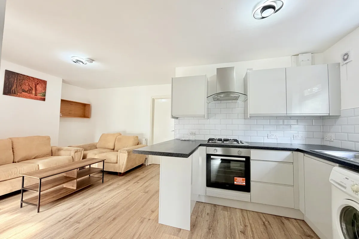 Flat Melton Road North in Wellingborough