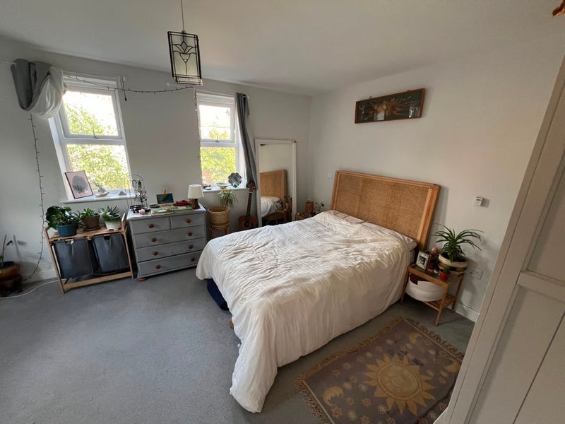 Room Maple Chase in Leeds