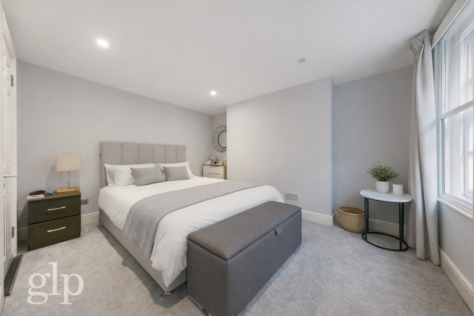 Flat Picton Place in City of Westminster