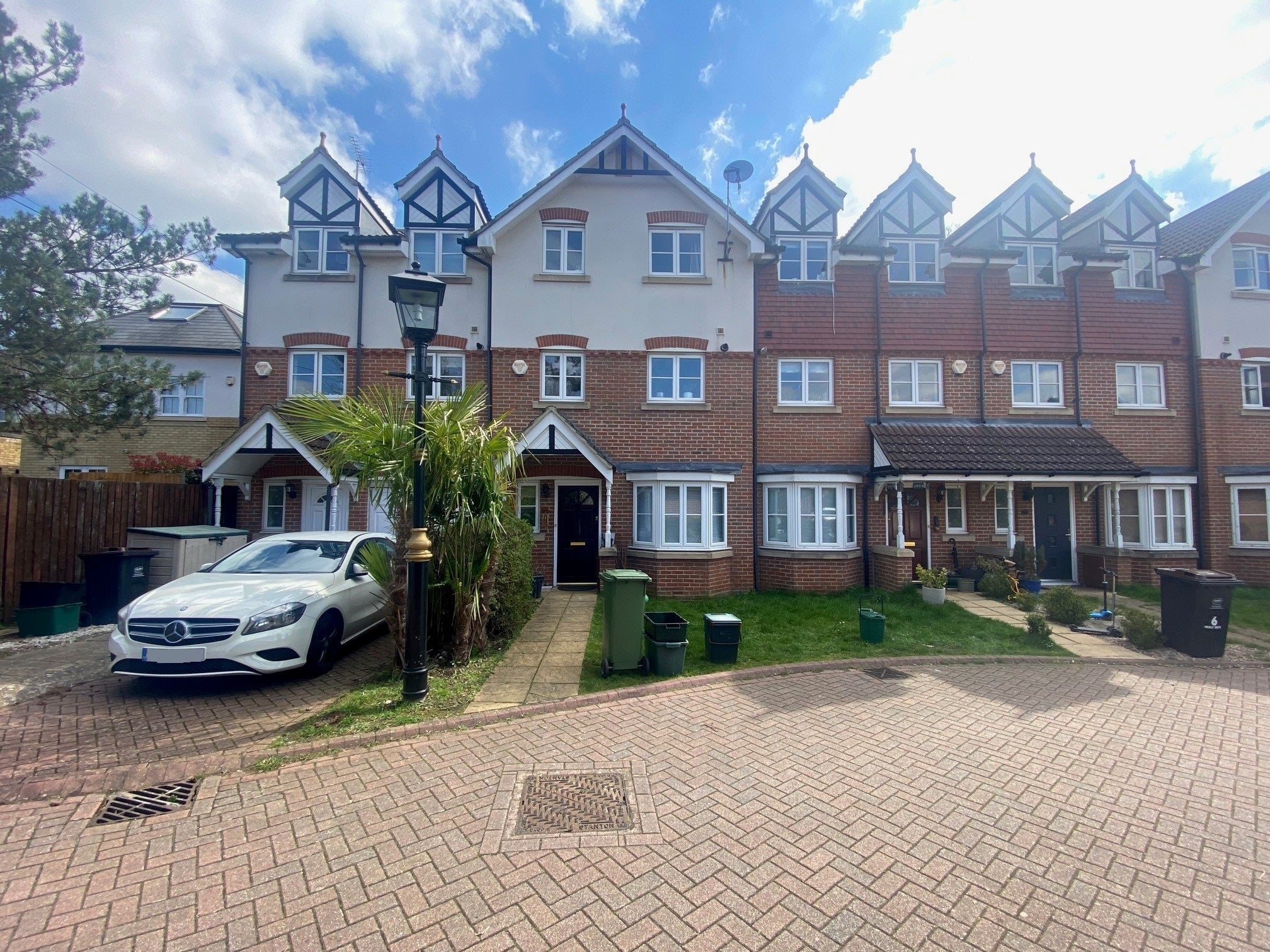 Flat Healy Drive in Greater London