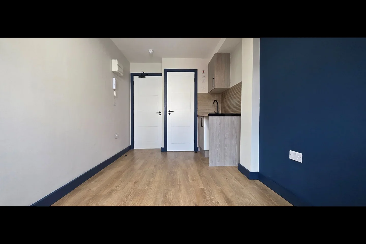 Flat Dendridge Close in Greater London