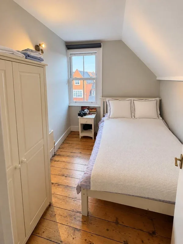 Room Bellefields Road in Greater London