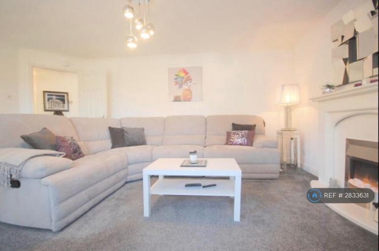 Flat Duntocher Road in Clydebank