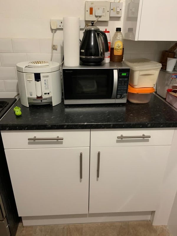 Room Selborne Avenue in Greater London