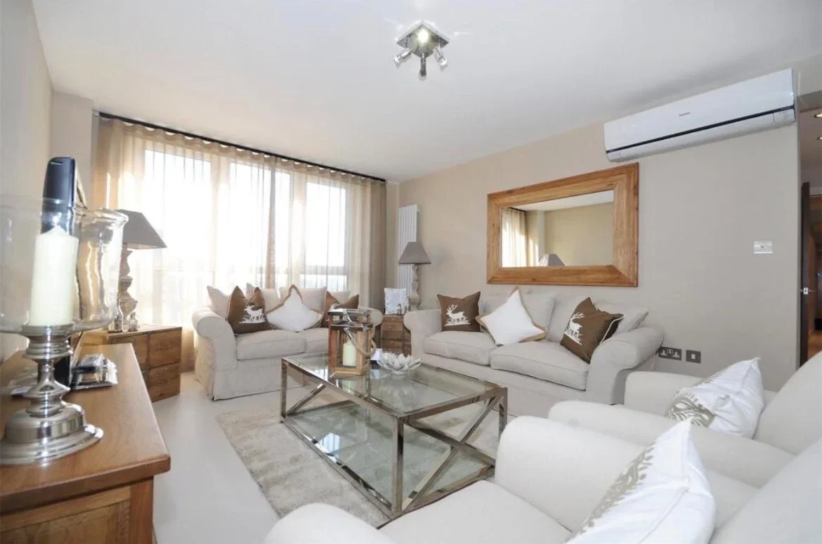 Flat Finchley Road in Greater London