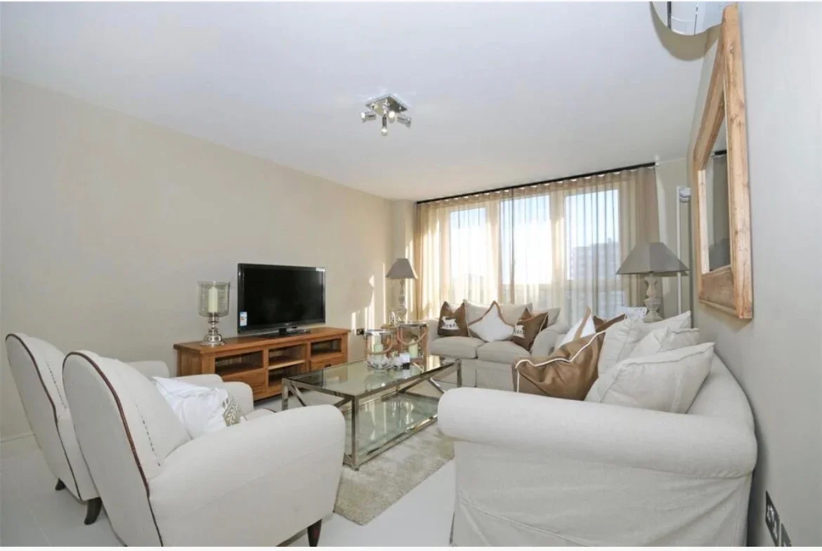 Flat Finchley Road in Greater London