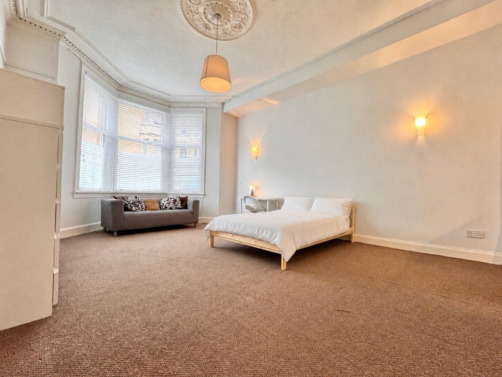 Flat West Princes Street in Glasgow