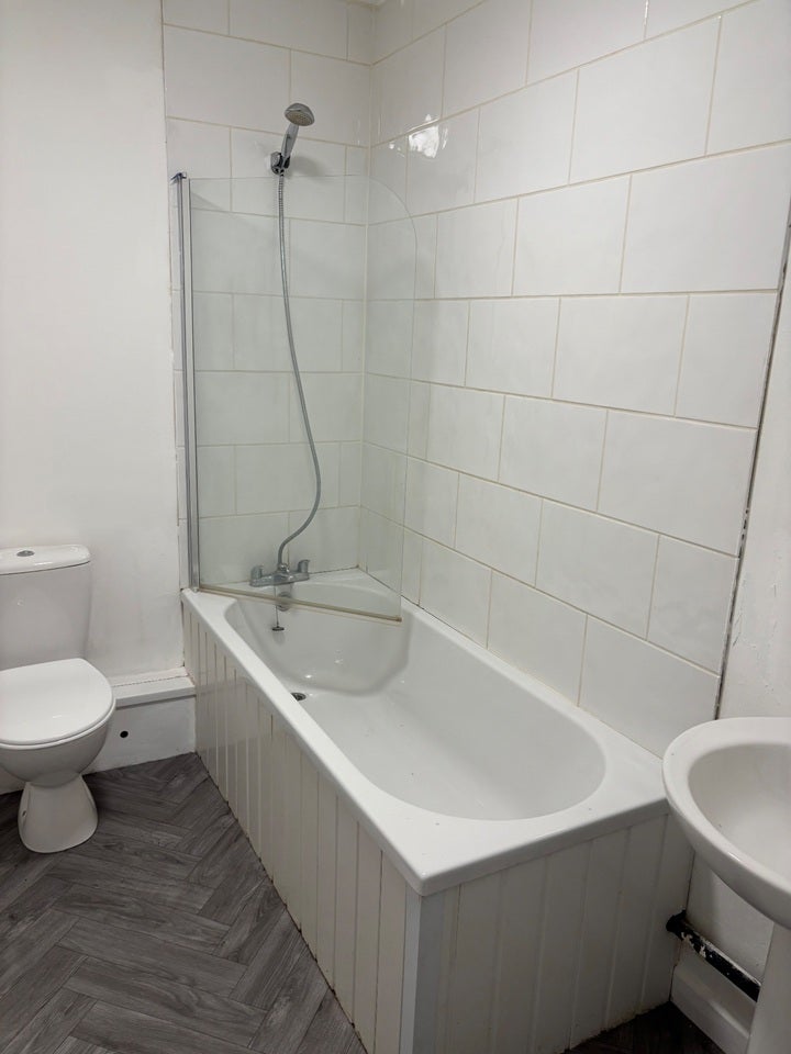 Flat Anlaby Road in Hull