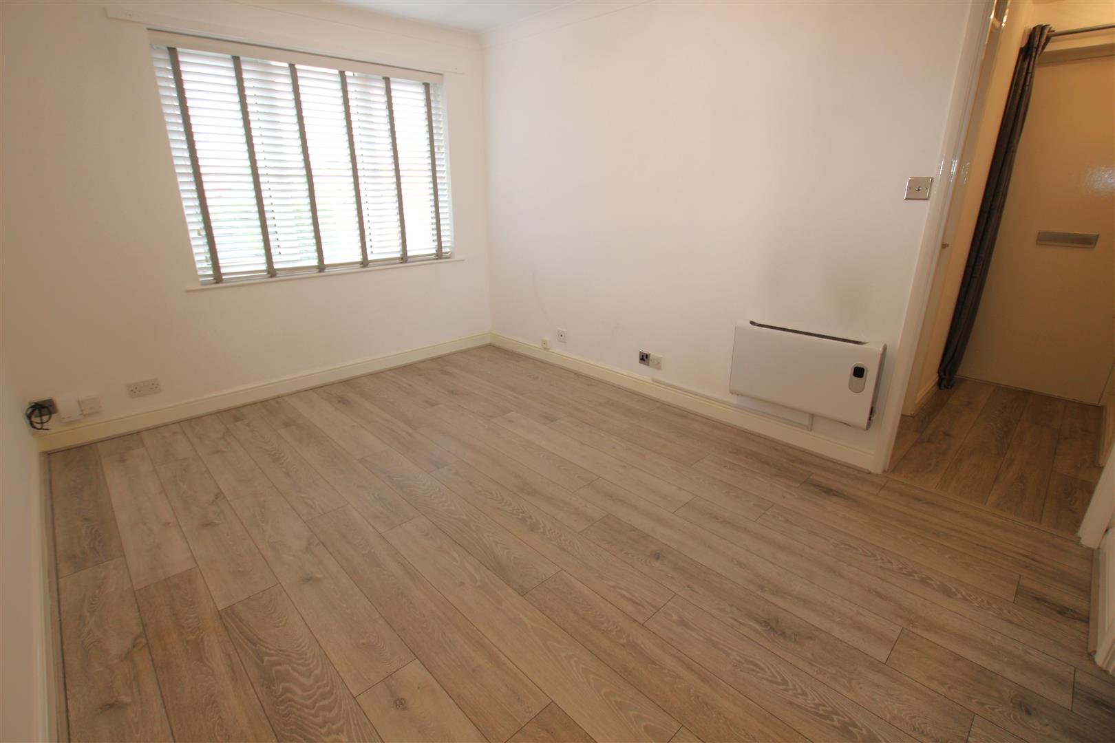 Flat Porlock Place in Holybrook