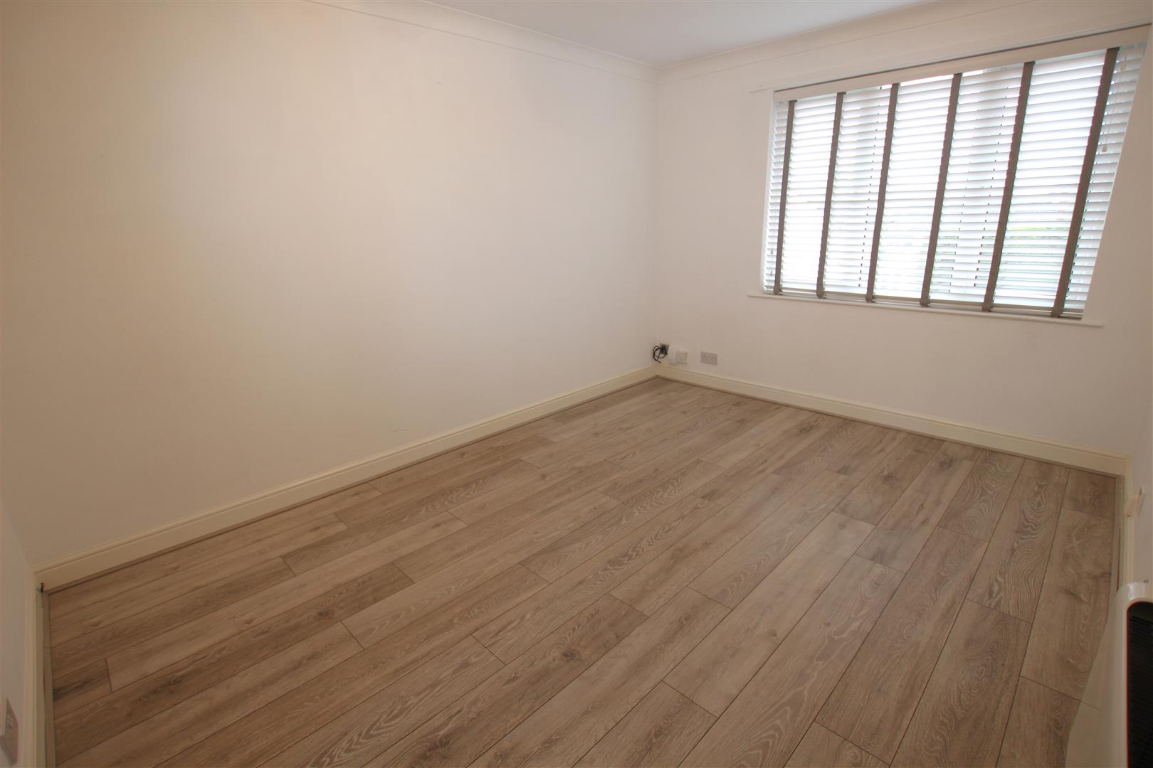 Flat Porlock Place in Holybrook