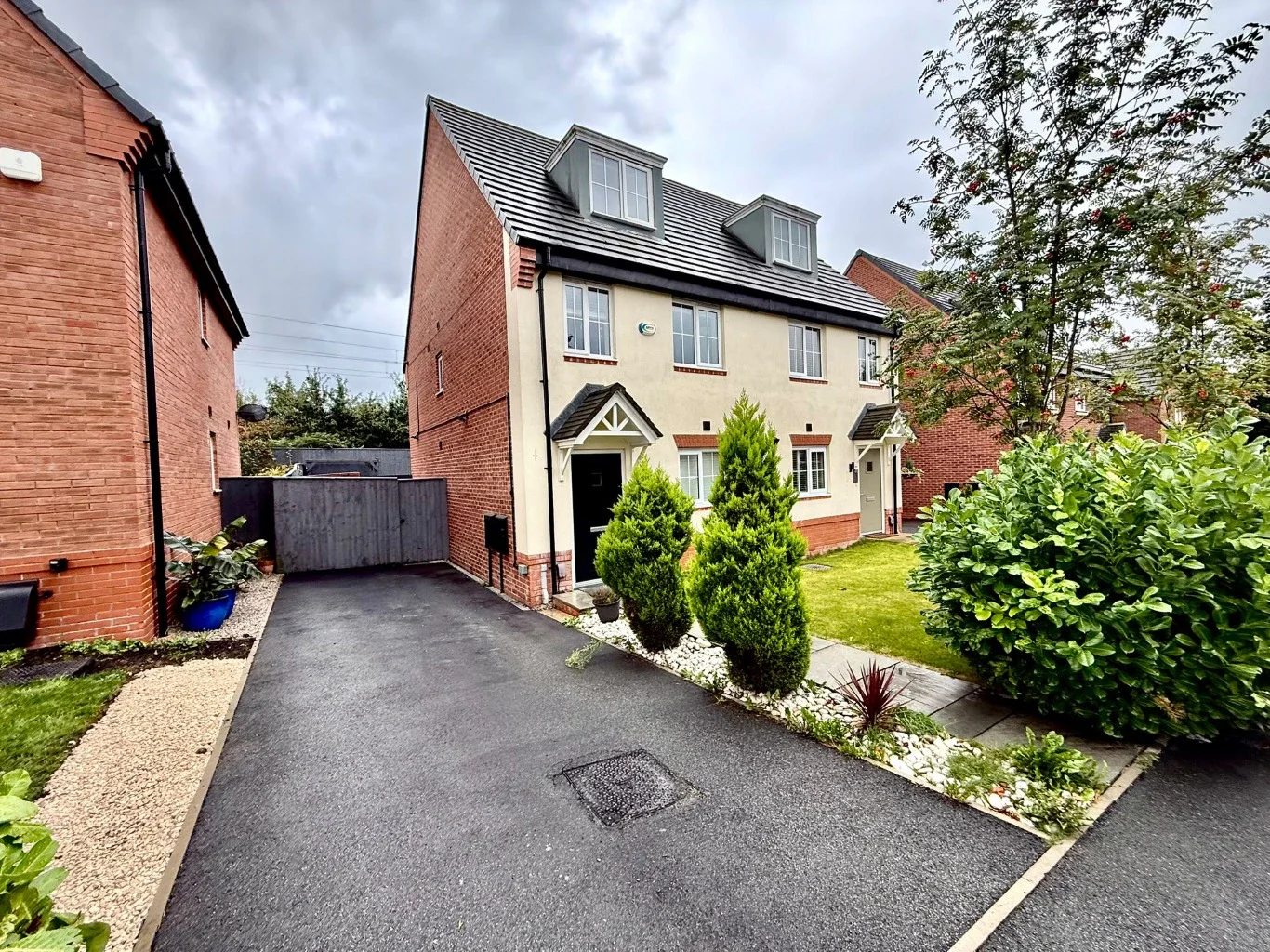 House Stratford Drive in Prescot