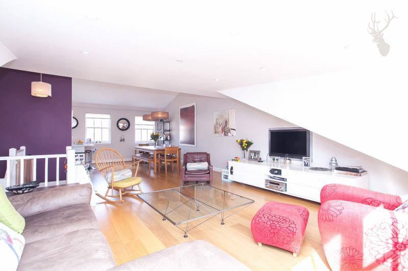 Room Ramsey Street in Greater London