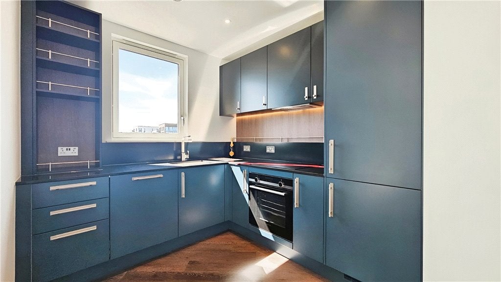 Flat London Road in Borough of Spelthorne