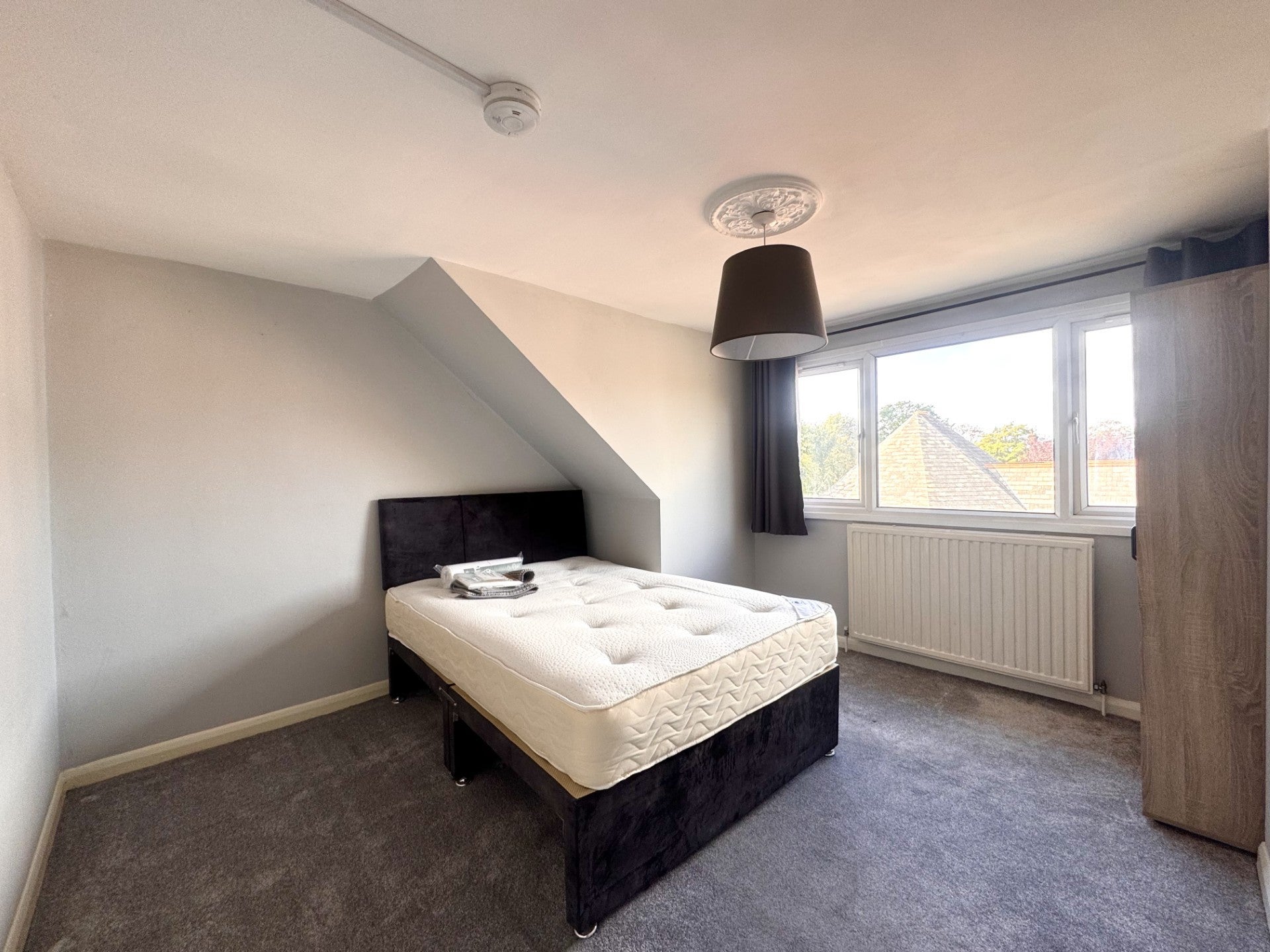 Room Boileau Road in Greater London
