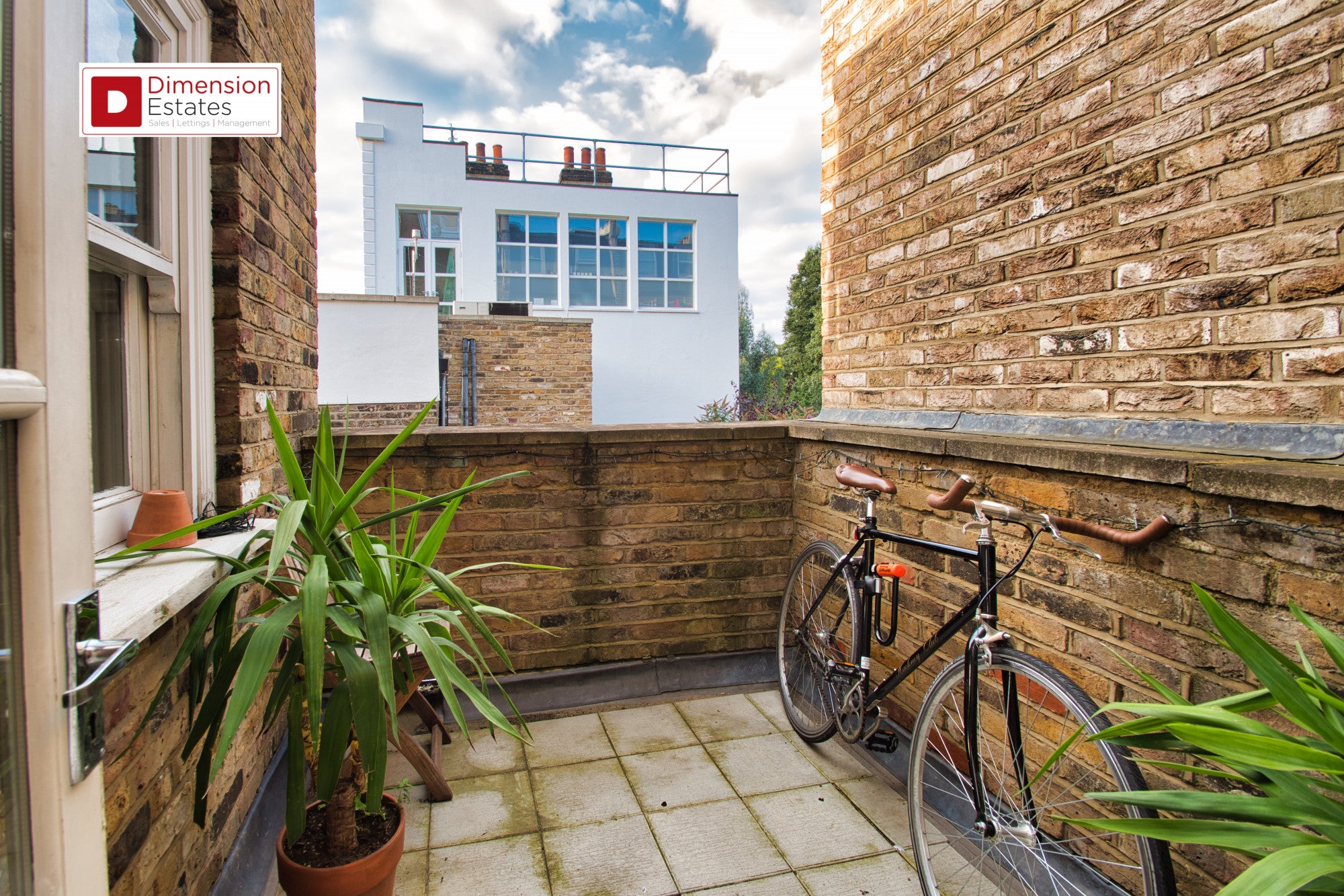 Flat Richmond Road in Greater London