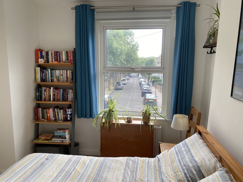 Room Playford Road in Greater London