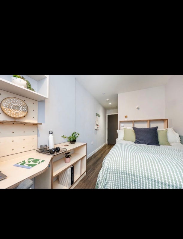 Room Glebe Street in Leicester