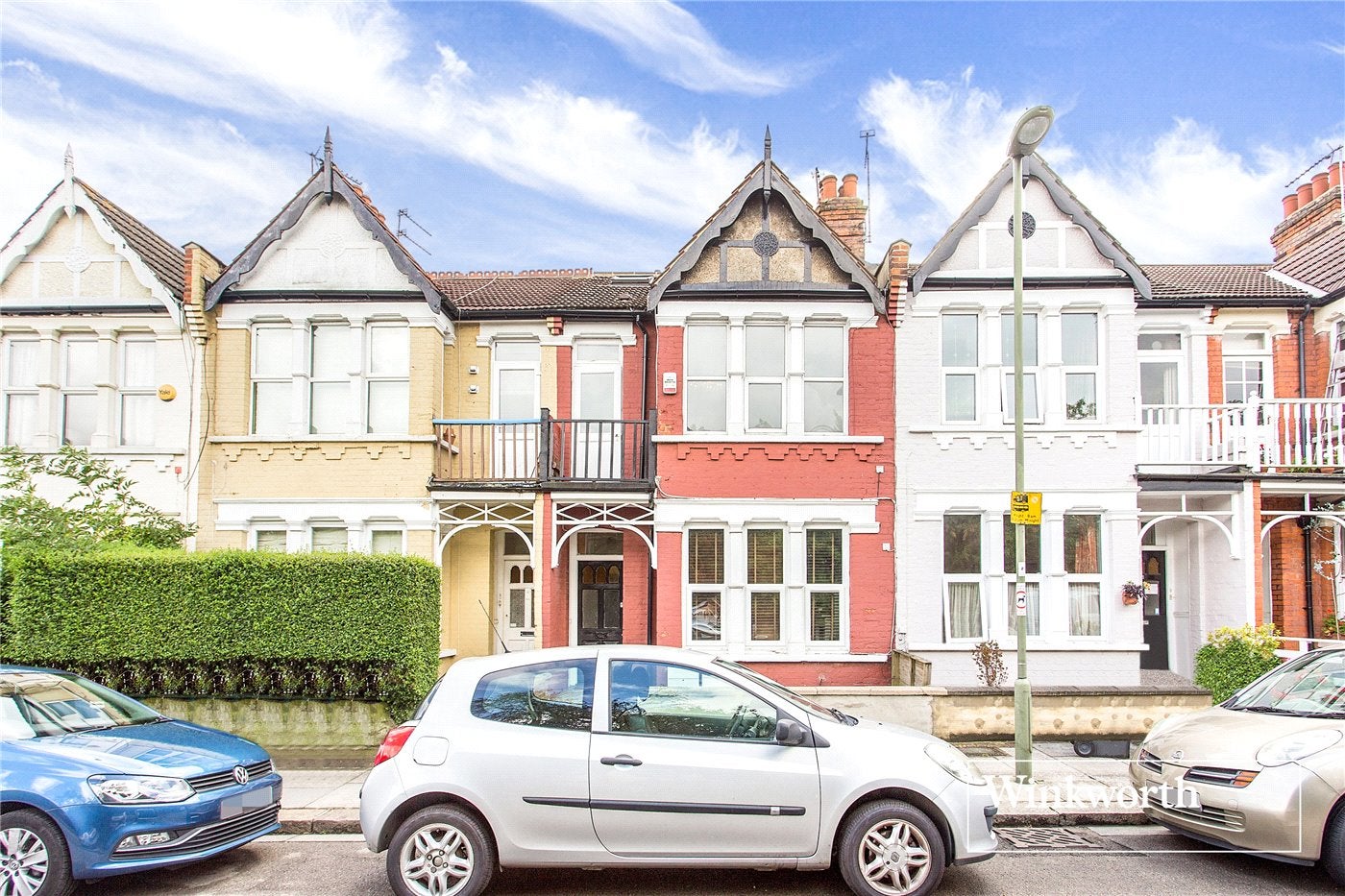 Flat Squires Lane in Greater London