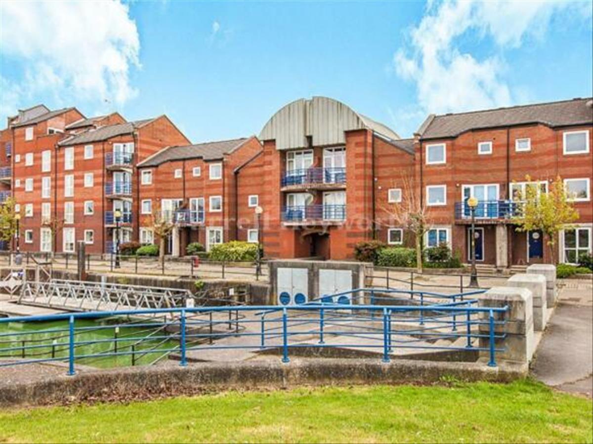 Flat Princes Reach in Preston