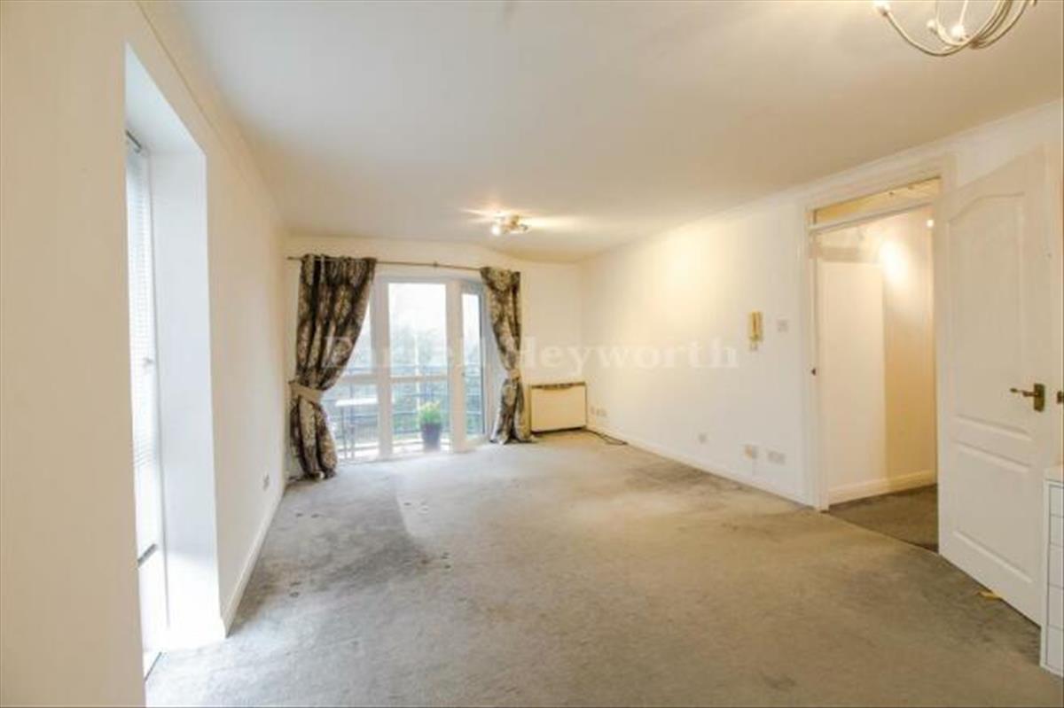 Flat Princes Reach in Preston