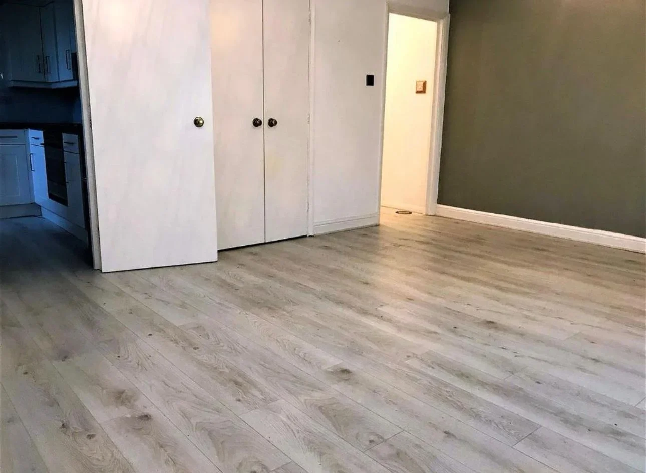 Flat Fairbairn Close in Greater London