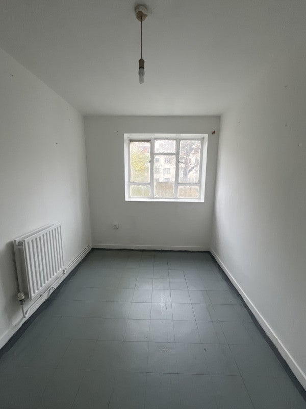 Room Plummer Road in Greater London