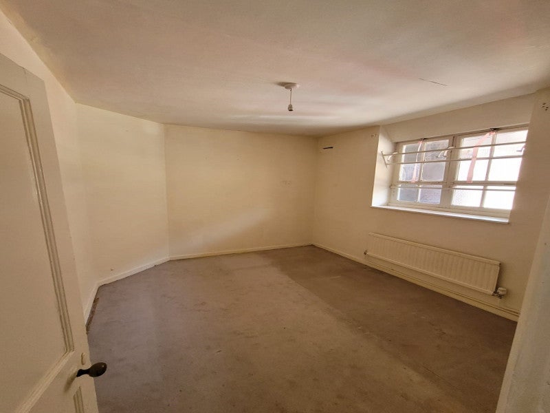 Room Plummer Road in Greater London
