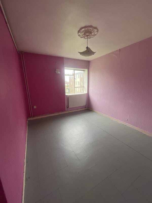 Room Plummer Road in Greater London