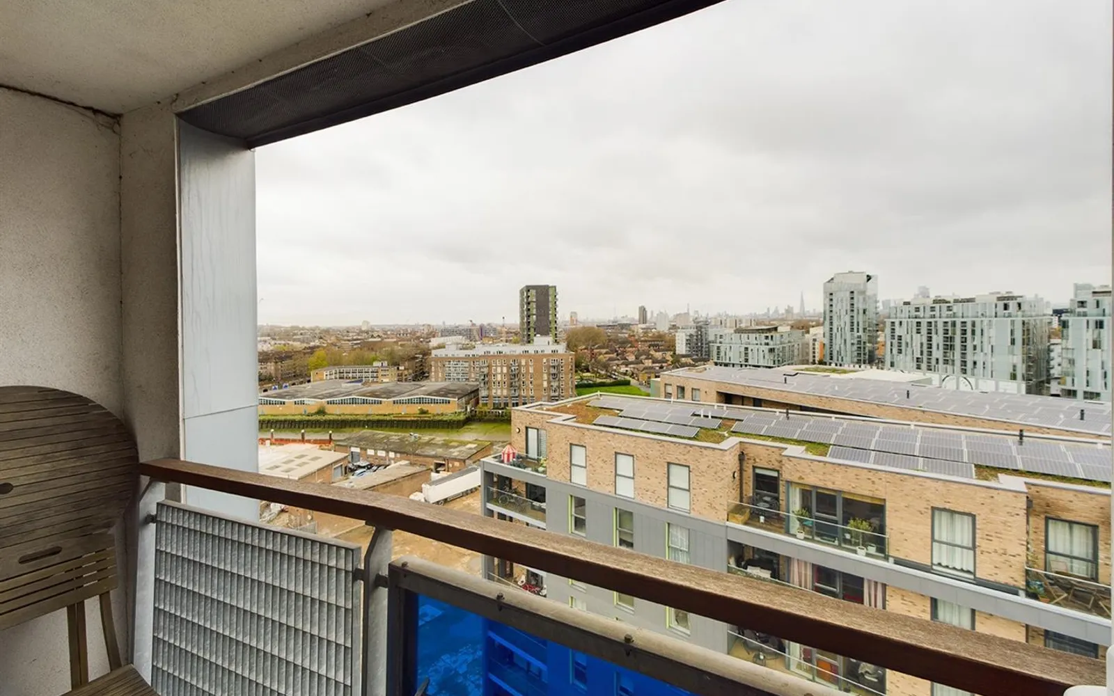 Flat Tarves Way in Greater London