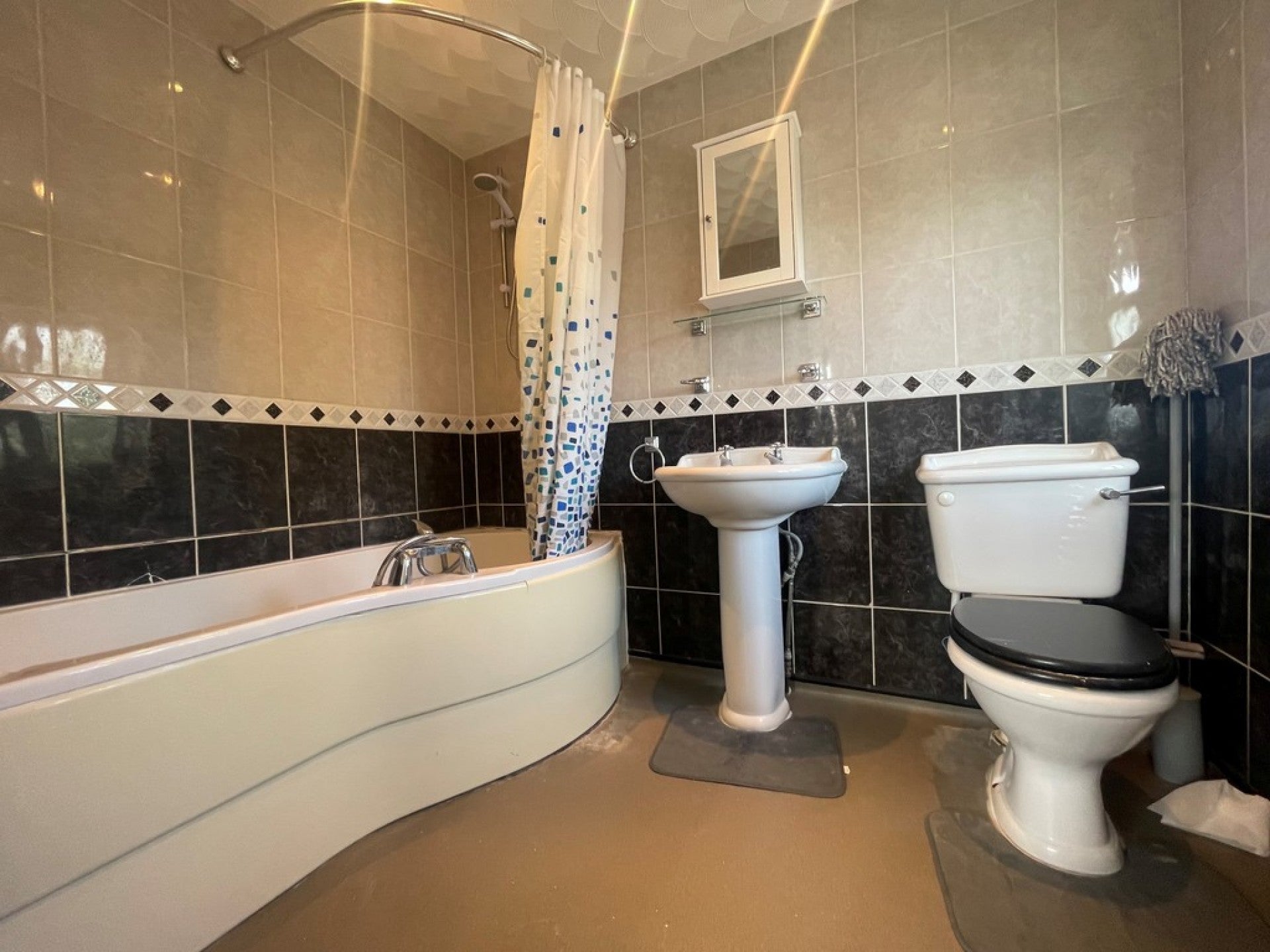 Room Hannibal Road in Borough of Spelthorne