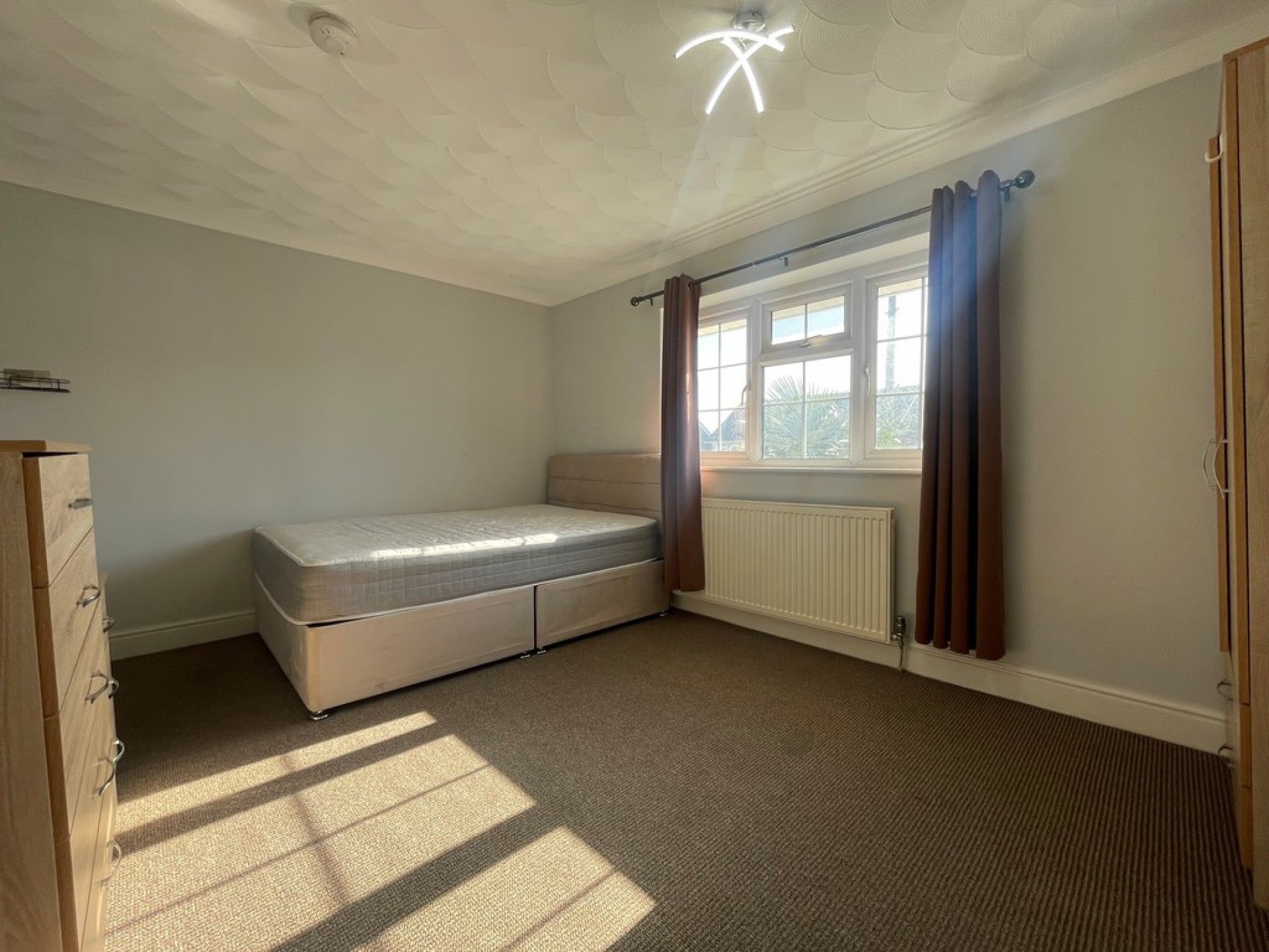 Room Hannibal Road in Borough of Spelthorne