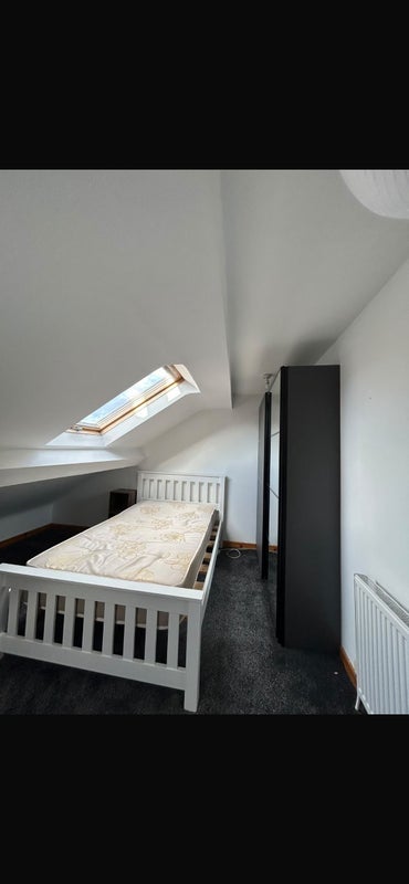 Room Johnson Road in Nottingham