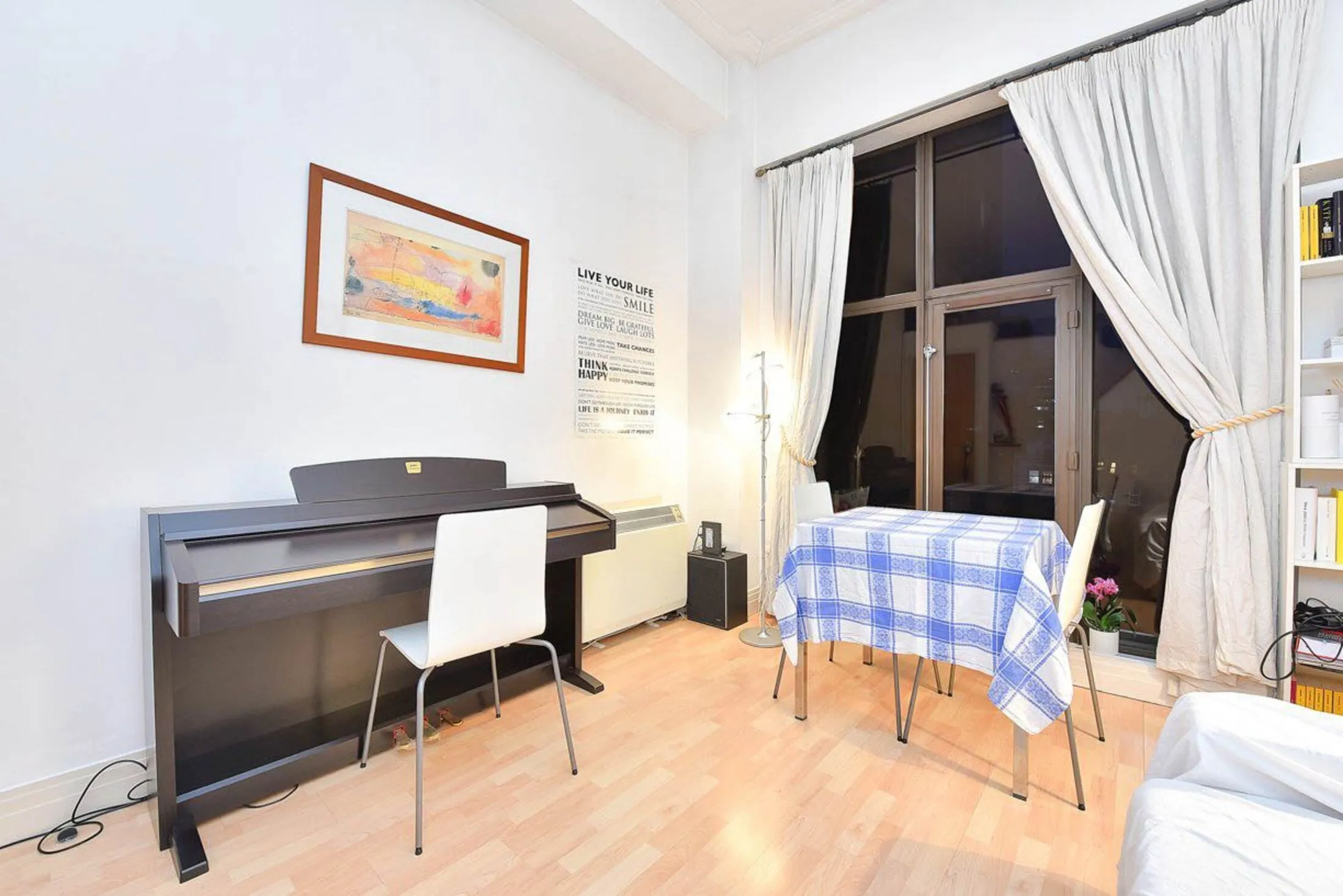 Flat Prescot Street in Greater London