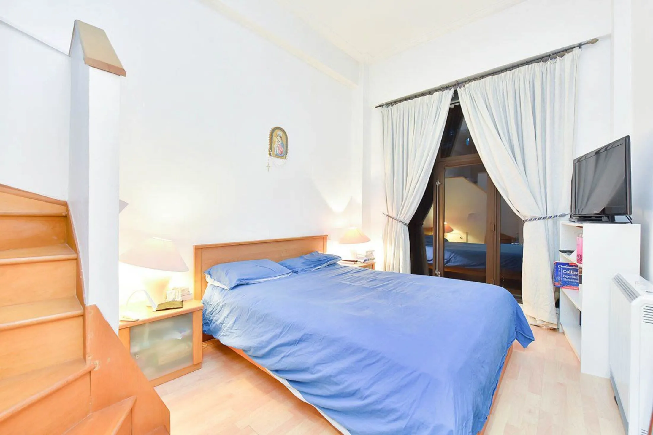 Flat Prescot Street in Greater London
