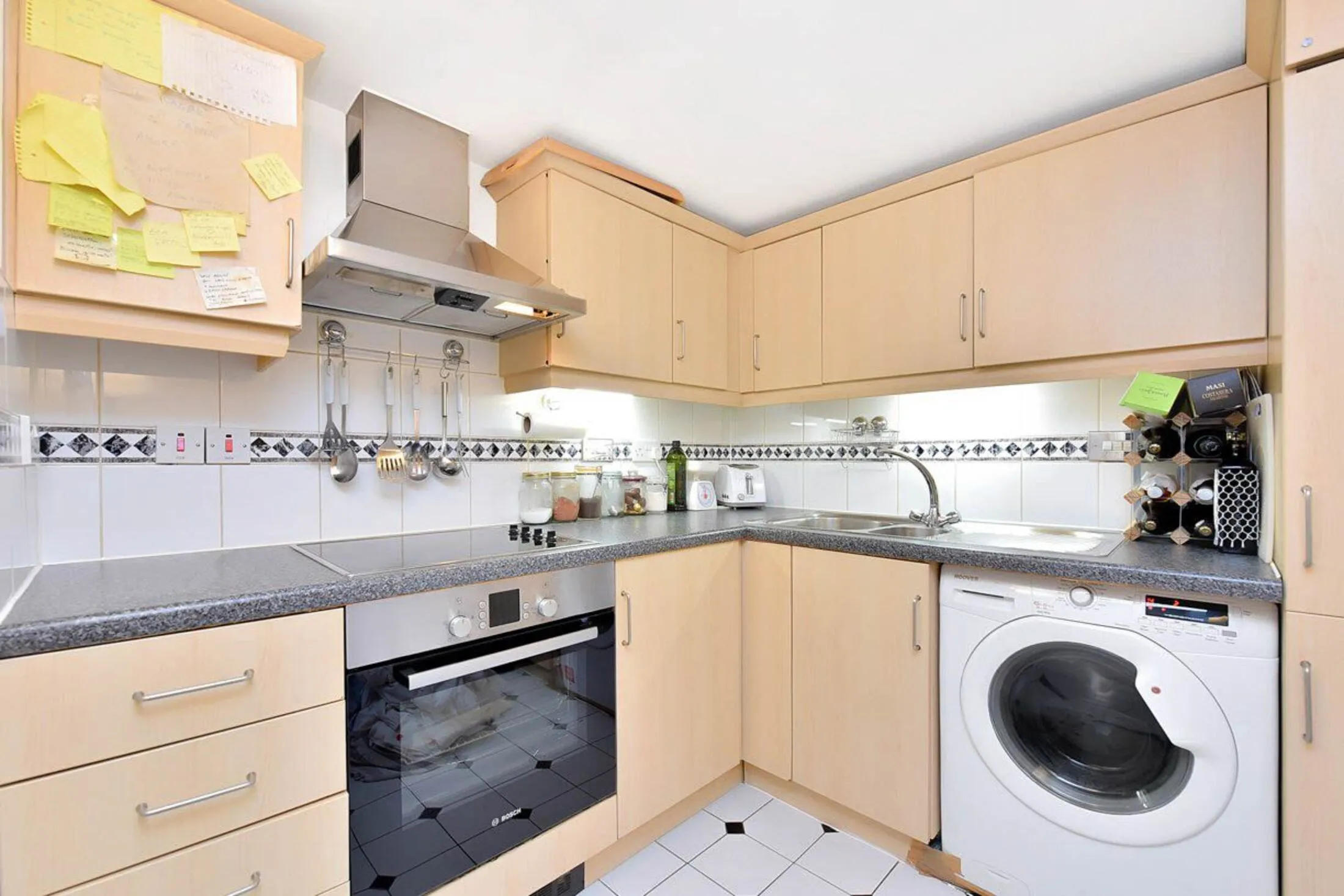 Flat Prescot Street in Greater London