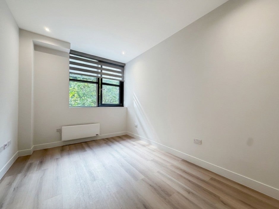 Flat Cowley Business Park in Greater London