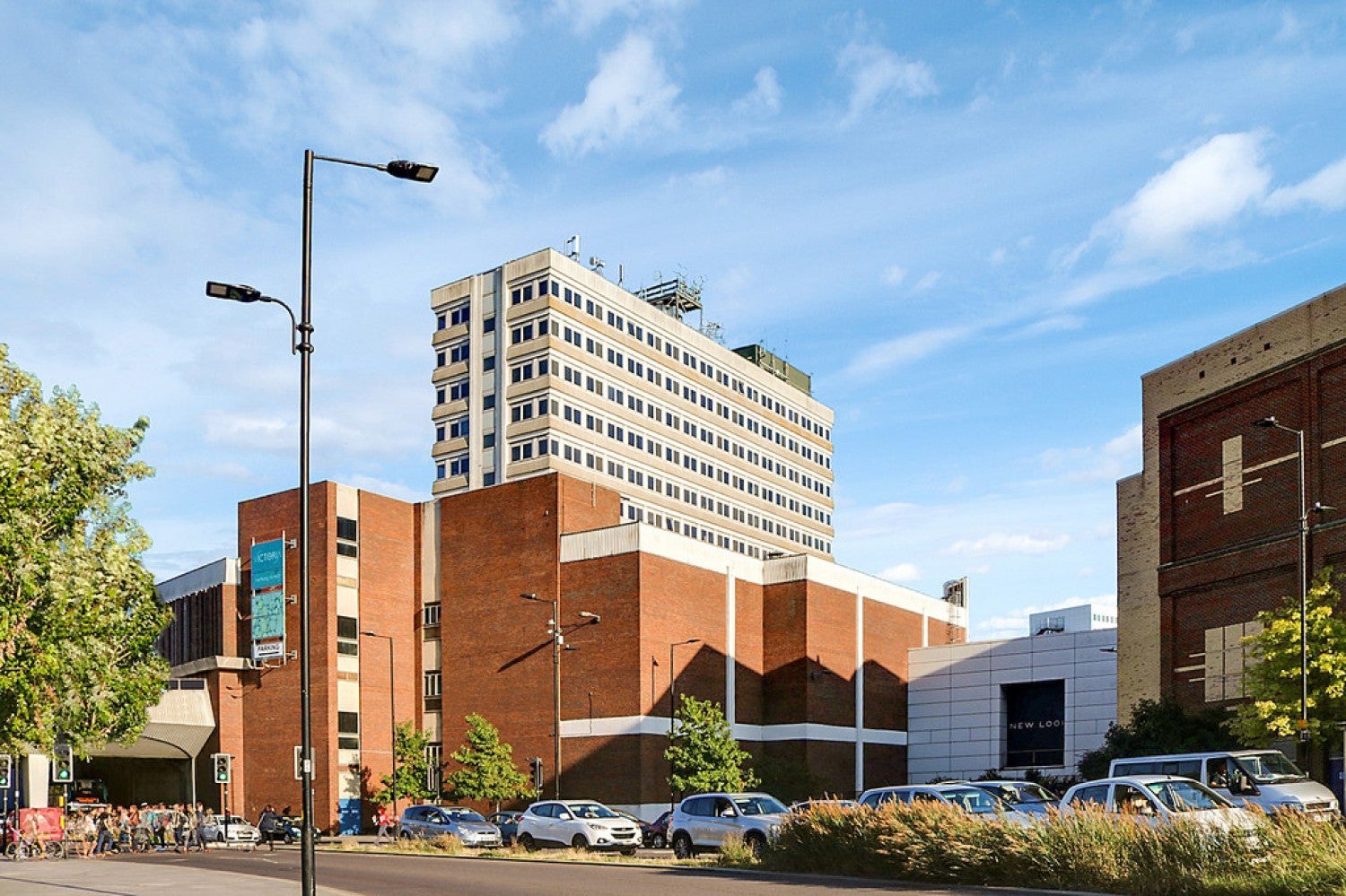 Flat Churchill Square in Southend-on-Sea