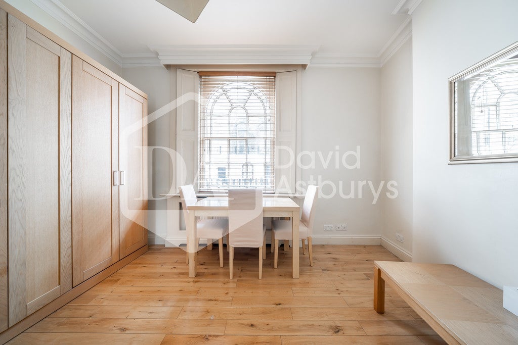 Flat Argyle Square in Greater London