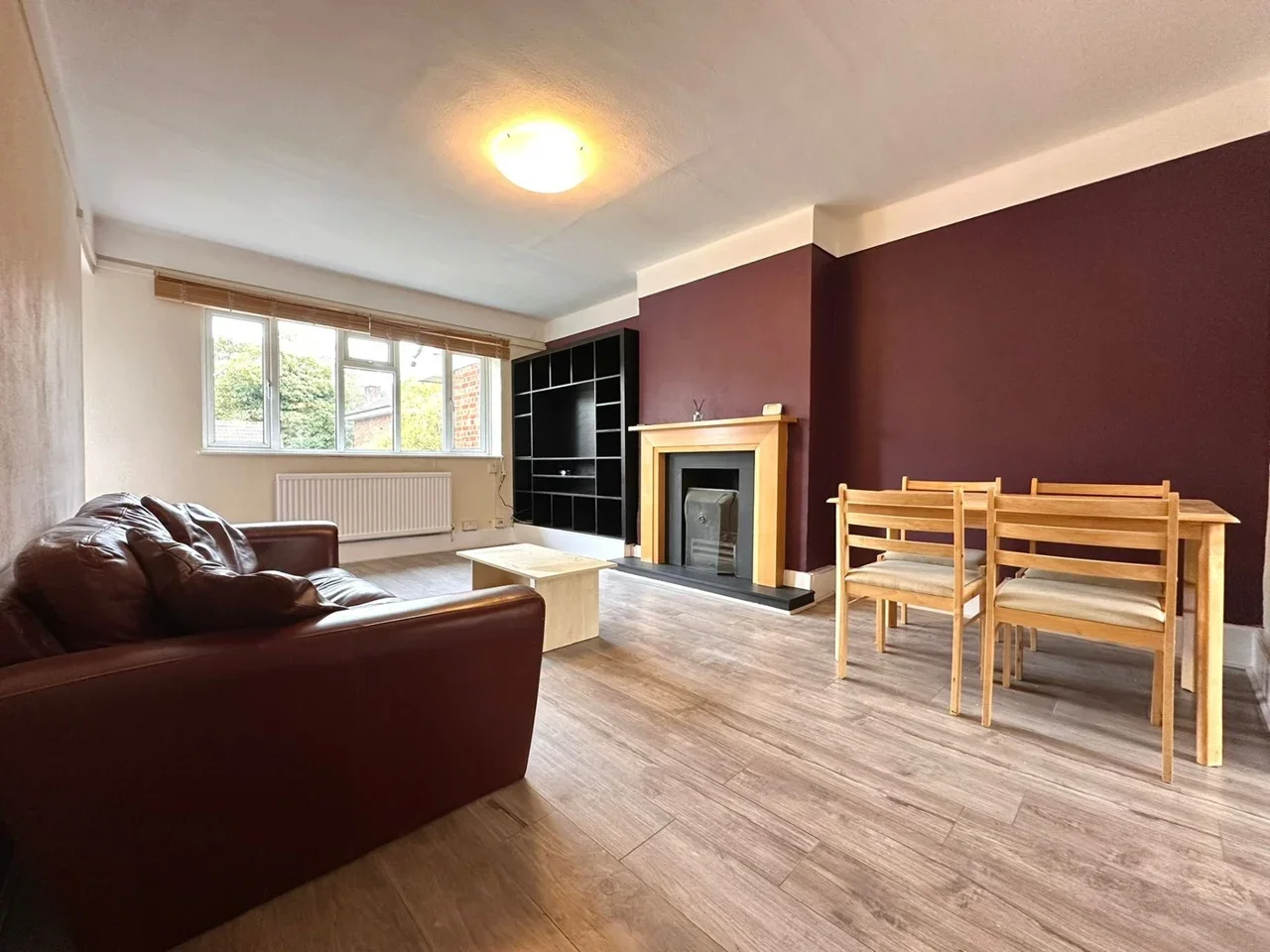 Flat Elmshurst Crescent in Greater London