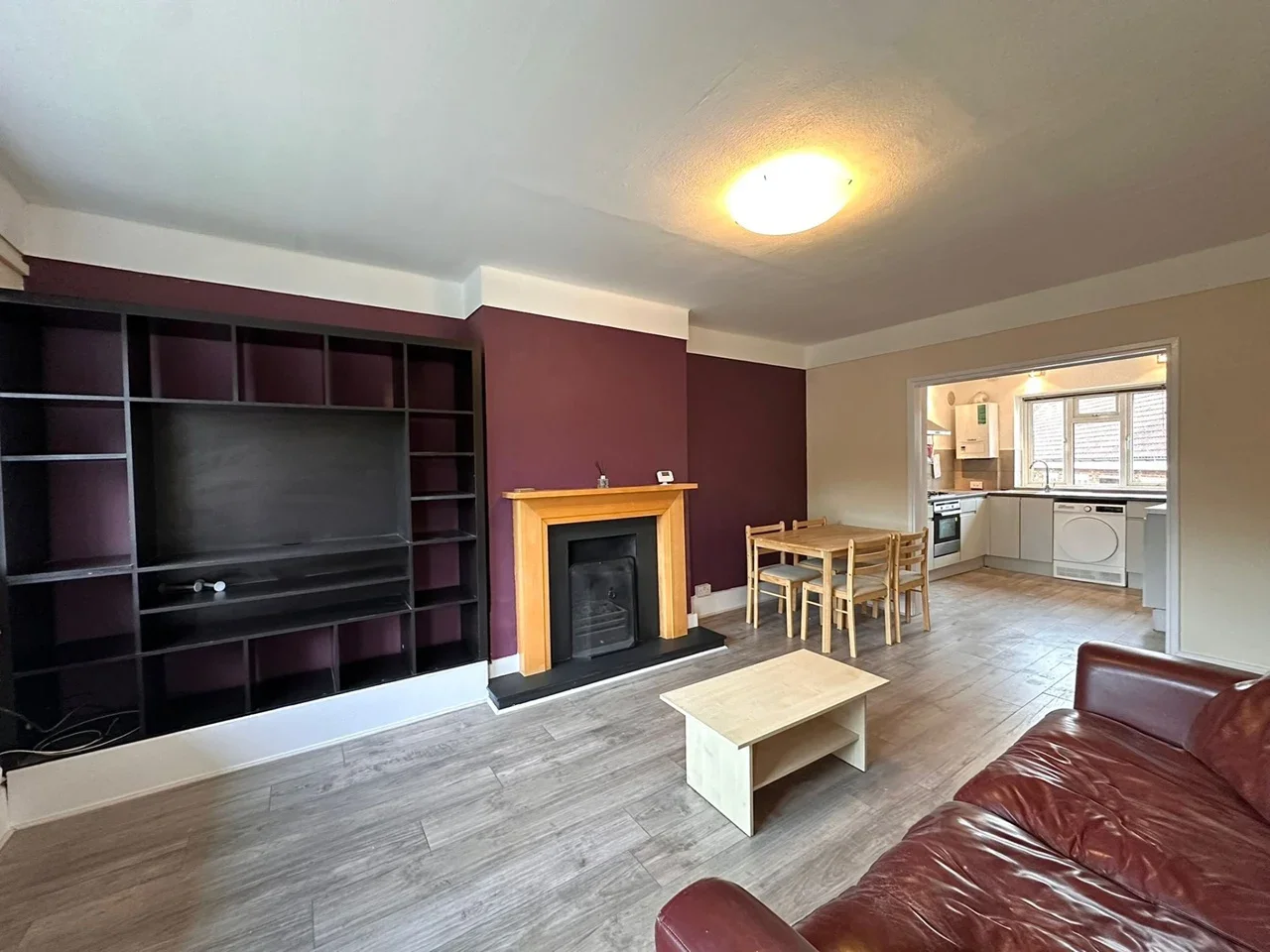 Flat Elmshurst Crescent in Greater London