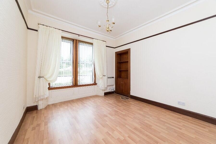 Flat Dunkeld Road in Perth